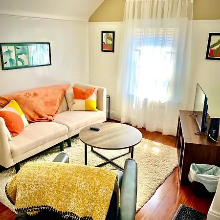 Artist Retreat Near All Rochester Sites